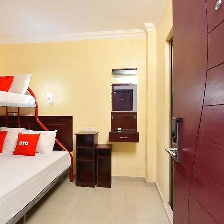 Super Oyo 90562 J Hotel Pj Petaling Jaya Eksteriør billede