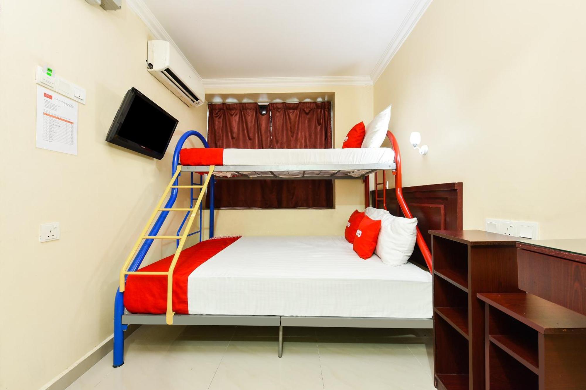Super Oyo 90562 J Hotel Pj Petaling Jaya Eksteriør billede