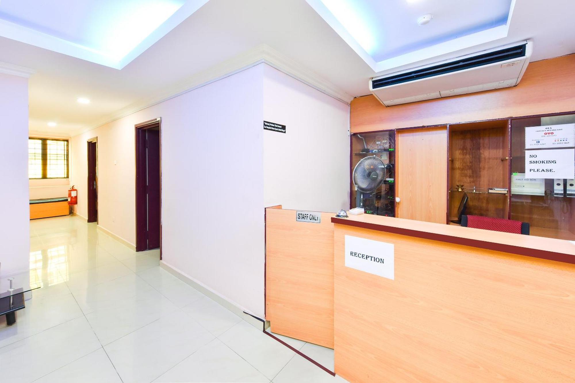 Super Oyo 90562 J Hotel Pj Petaling Jaya Eksteriør billede