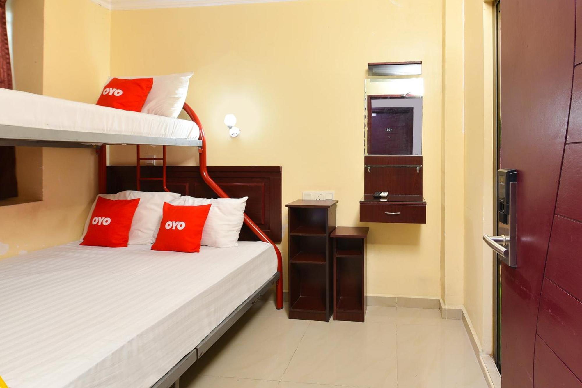 Super Oyo 90562 J Hotel Pj Petaling Jaya Eksteriør billede
