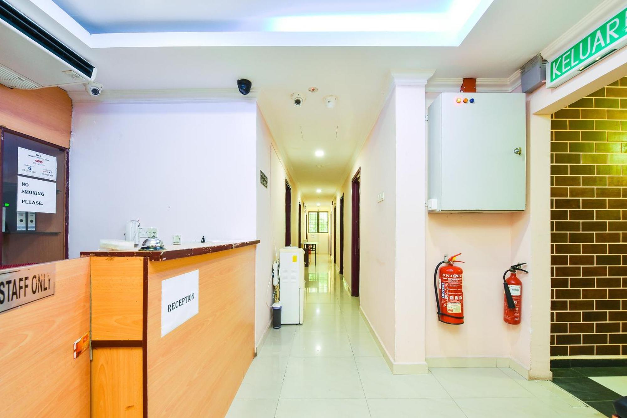 Super Oyo 90562 J Hotel Pj Petaling Jaya Eksteriør billede